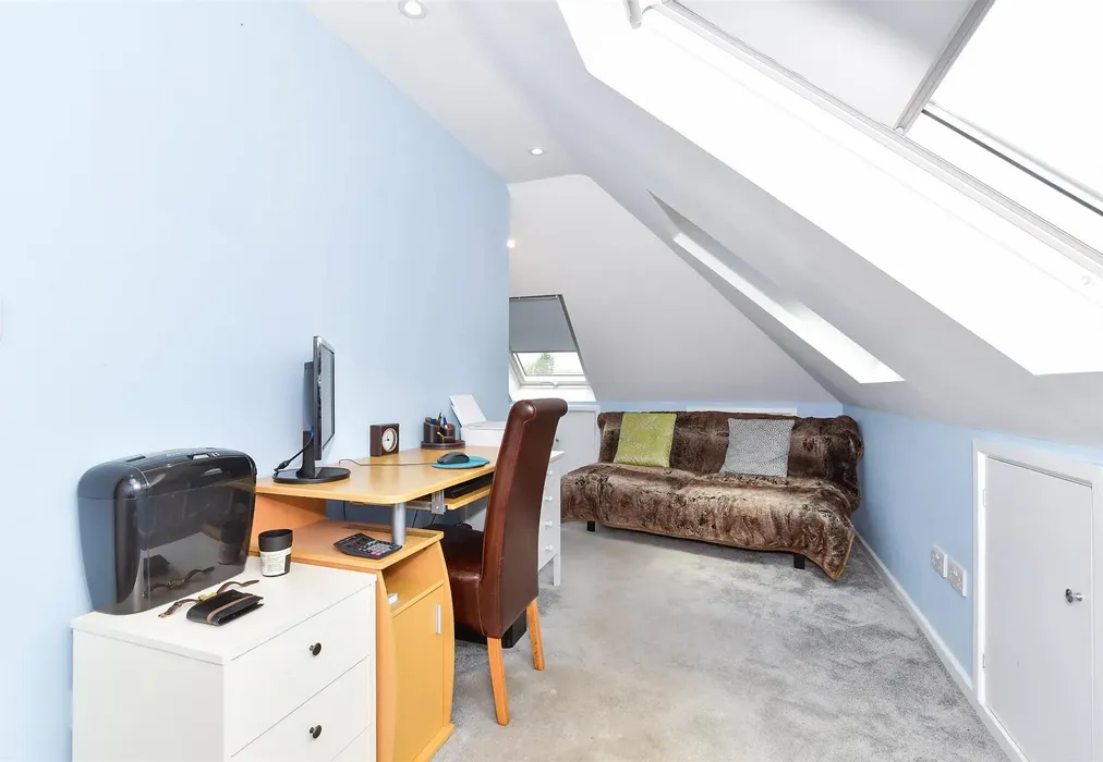 Loft Room - Priory Grove, Ditton, Kent - Wards of Kent