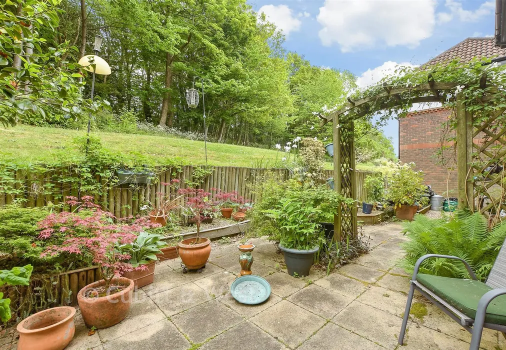 Rear Garden - Bramble Close, Redhill, Surrey - Wards of Kent