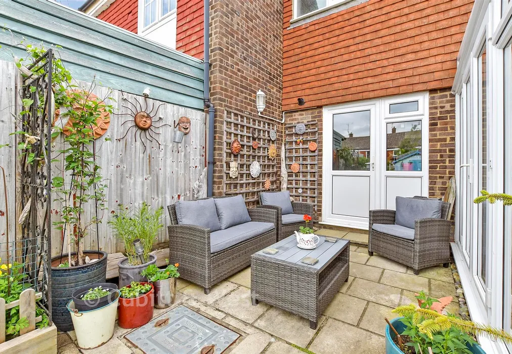 Rear Garden - Corsletts Avenue, Broadbridge Heath, Horsham, West Sussex - Wards of Kent