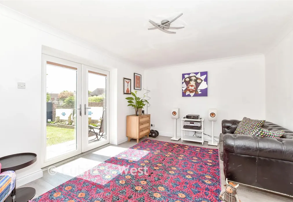 Sitting Room - Waterside Drive, Chichester, West Sussex - Wards of Kent