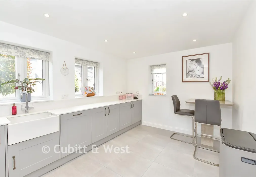 Kitchen - Waterside Drive, Chichester, West Sussex - Wards of Kent