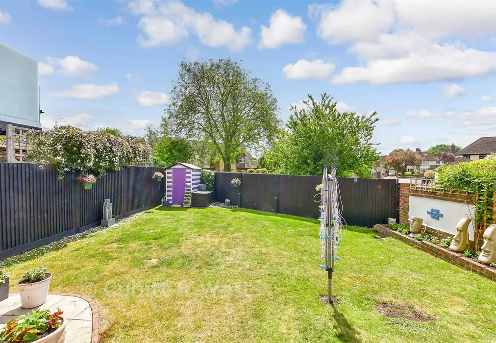 Rear Garden - Waterside Drive, Chichester, West Sussex - Wards of Kent
