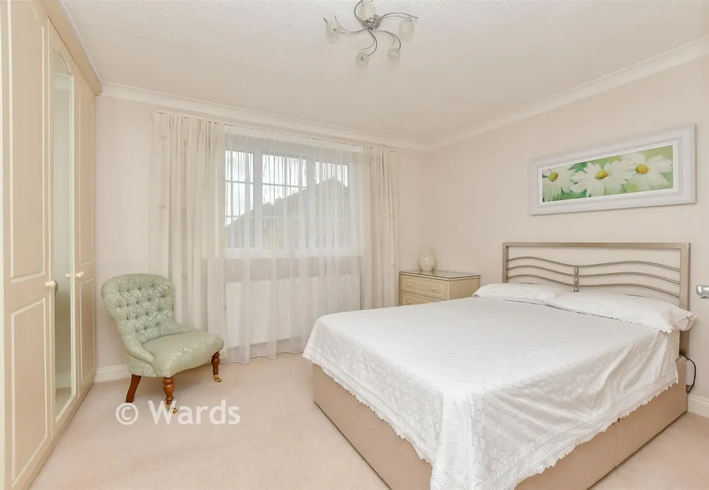 Bedroom 1 - Greenfinches, Hempstead, Kent - Wards of Kent