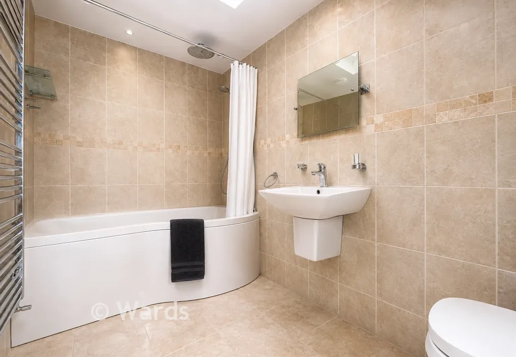 Bathroom - Park Road, Sittingbourne, Kent - Wards of Kent