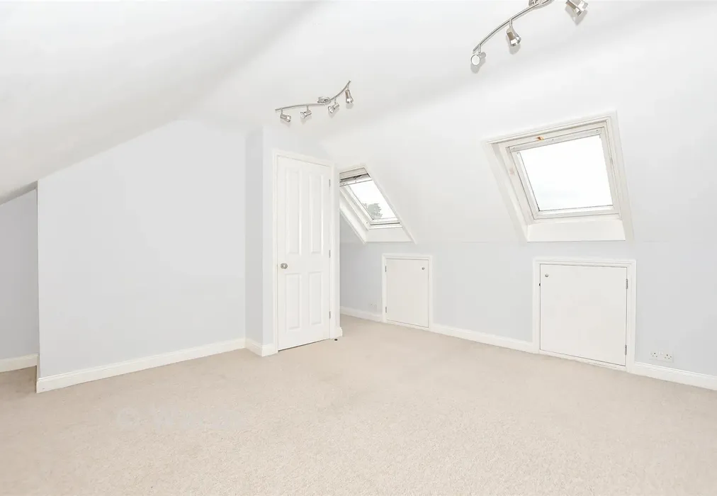 Loft Room - Park Road, Sittingbourne, Kent - Wards of Kent