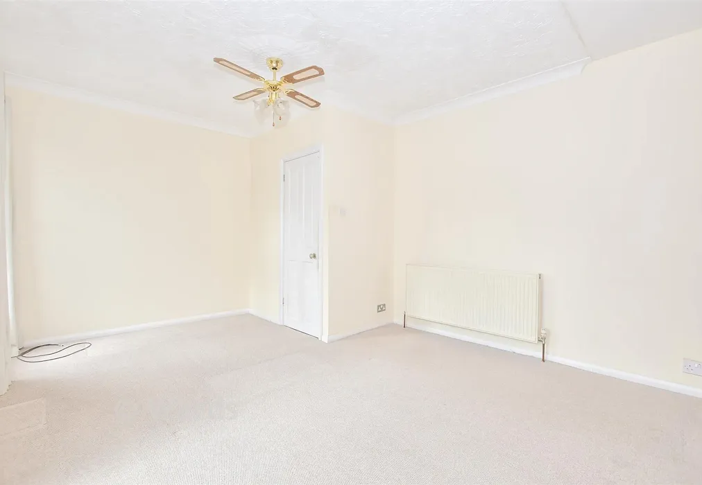 Bedroom 1 - Park Road, Sittingbourne, Kent - Wards of Kent