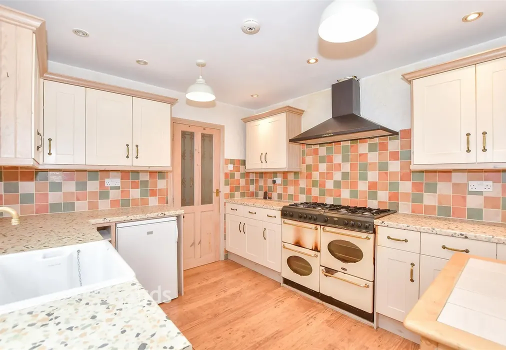 Kitchen - Park Road, Sittingbourne, Kent - Wards of Kent
