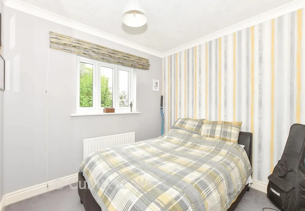 Bedroom 1. - Hammingden Lane, Ardingly, Haywards Heath, West Sussex - Wards of Kent