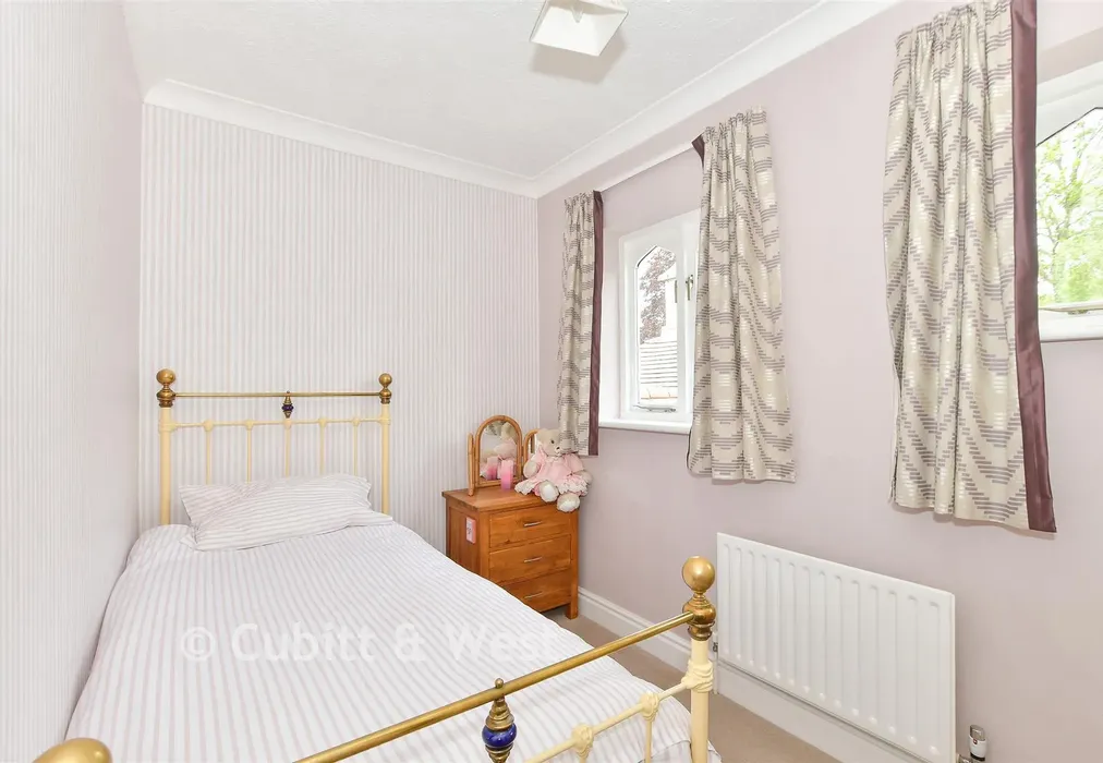 Bedroom 4 - Hammingden Lane, Ardingly, Haywards Heath, West Sussex - Wards of Kent