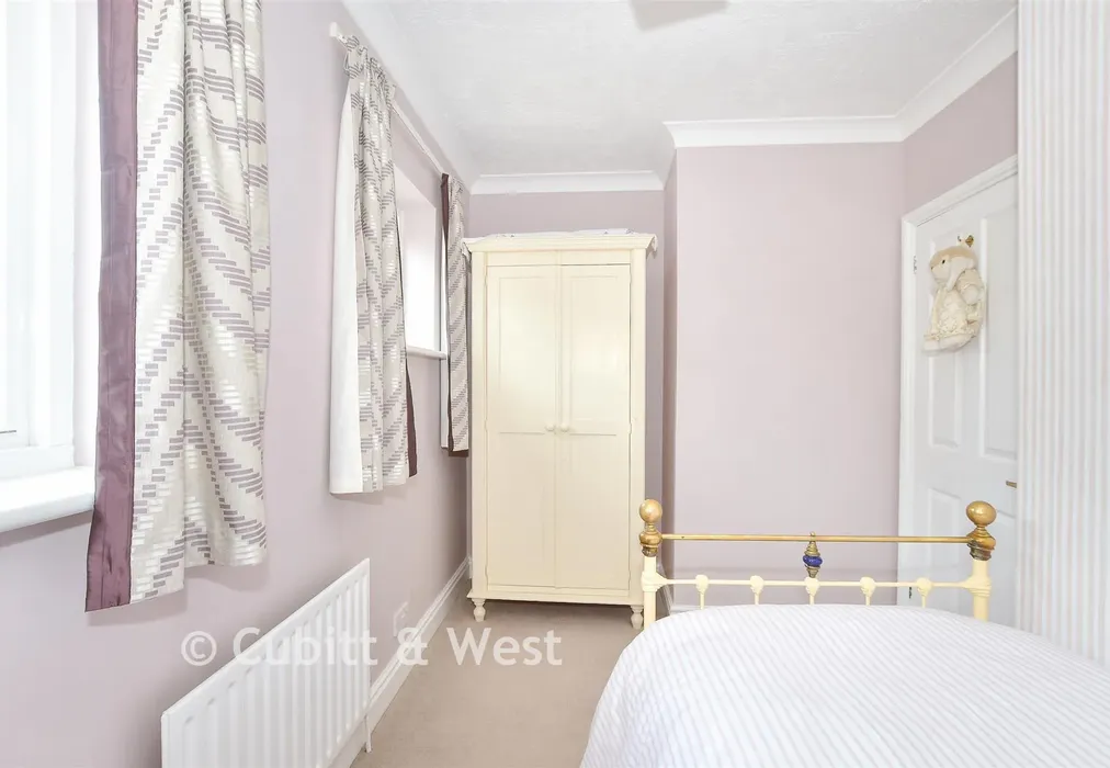 Bedroom 4 - Hammingden Lane, Ardingly, Haywards Heath, West Sussex - Wards of Kent