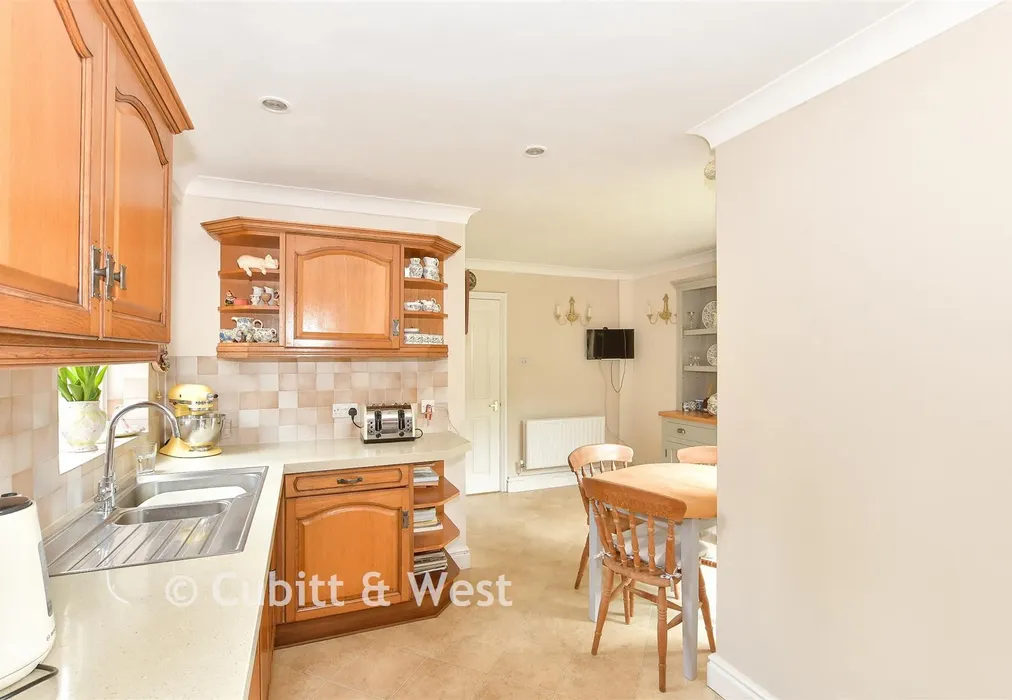 Kitchen/Breakfast Room - Hammingden Lane, Ardingly, Haywards Heath, West Sussex - Wards of Kent