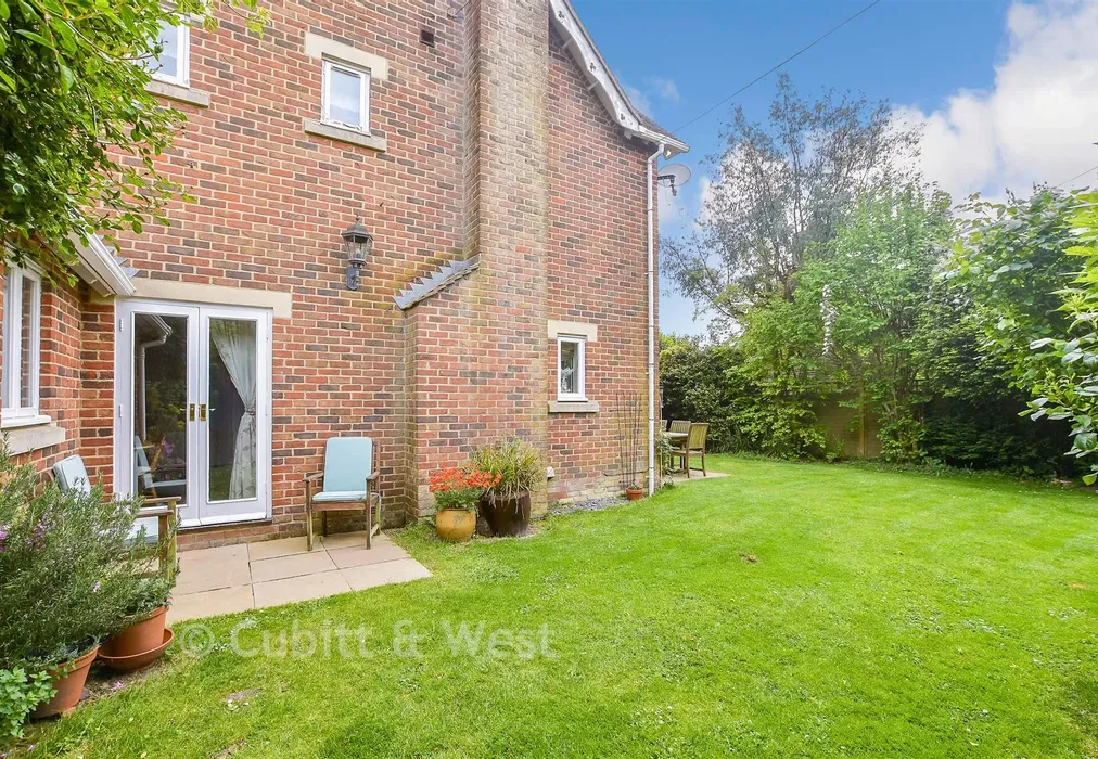 Rear Garden - Hammingden Lane, Ardingly, Haywards Heath, West Sussex - Wards of Kent
