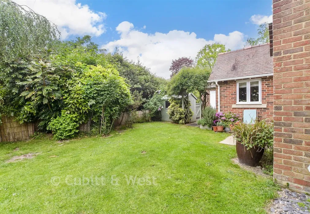 Rear Garden - Hammingden Lane, Ardingly, Haywards Heath, West Sussex - Wards of Kent