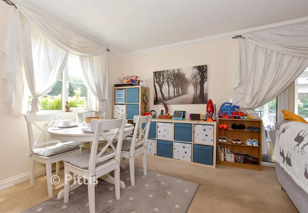 Lounge - Tamar Close, Sandown, Isle of Wight - Wards of Kent