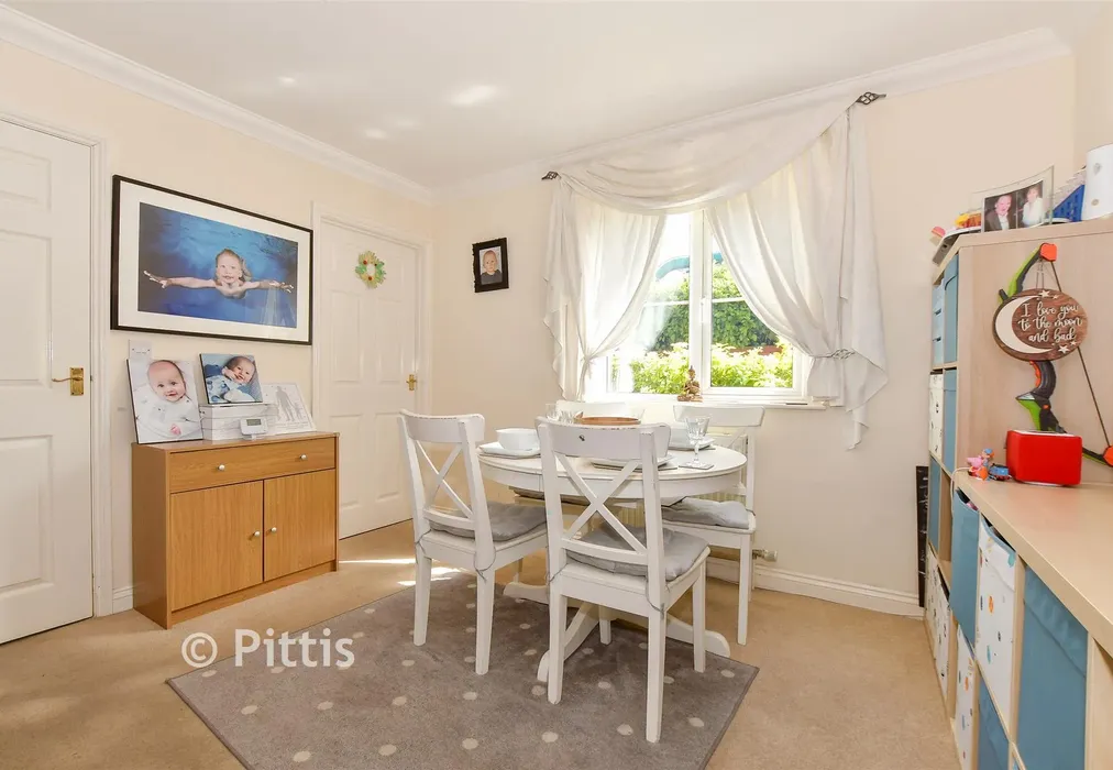 Lounge - Tamar Close, Sandown, Isle of Wight - Wards of Kent