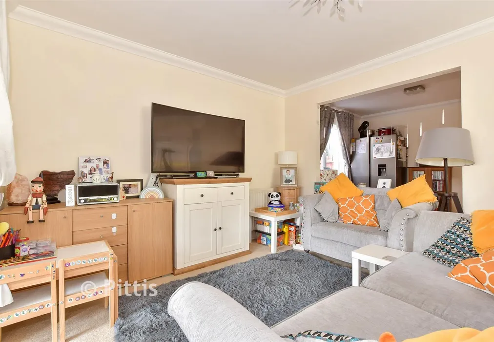 Lounge - Tamar Close, Sandown, Isle of Wight - Wards of Kent