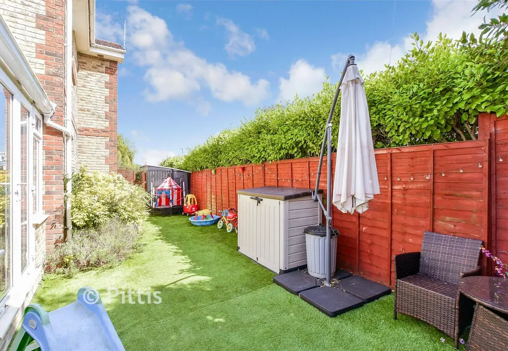 Rear Garden - Tamar Close, Sandown, Isle of Wight - Wards of Kent