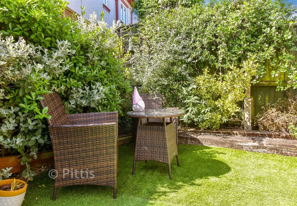 External Lifestyle Photograph - Tamar Close, Sandown, Isle of Wight - Wards of Kent