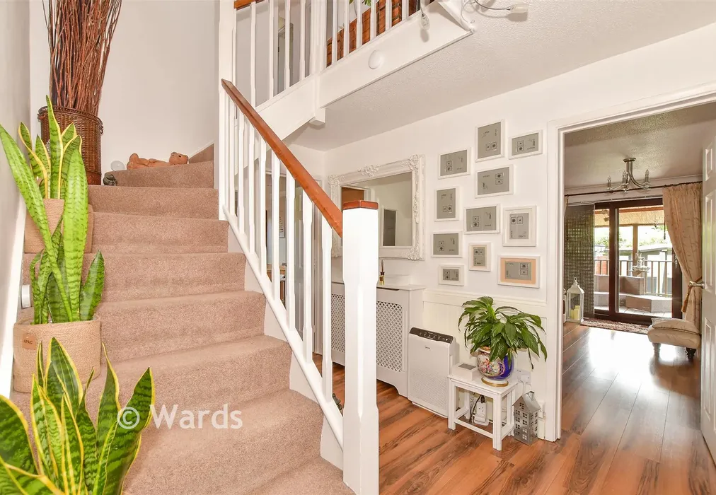 Entrance Hall - Cornwallis Avenue, Herne Bay, Kent - Wards of Kent