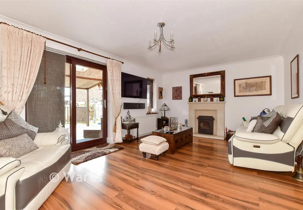 Lounge - Cornwallis Avenue, Herne Bay, Kent - Wards of Kent