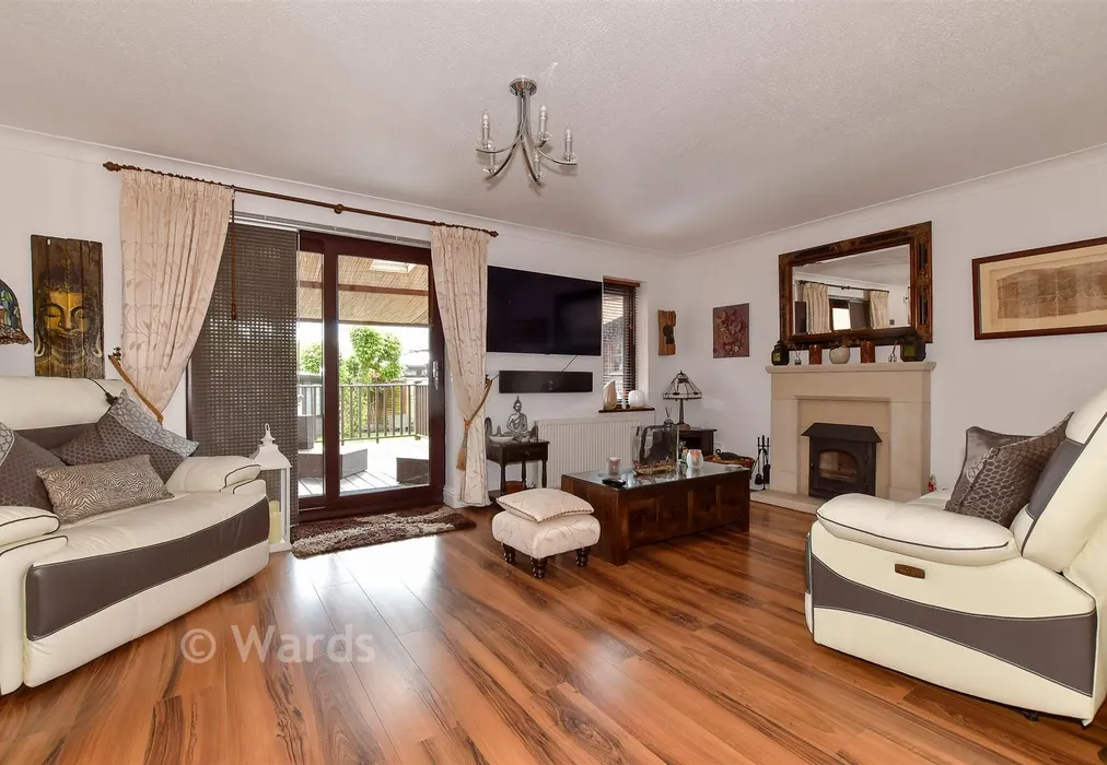 Lounge - Cornwallis Avenue, Herne Bay, Kent - Wards of Kent