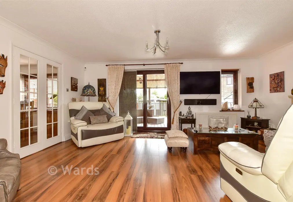 Lounge - Cornwallis Avenue, Herne Bay, Kent - Wards of Kent