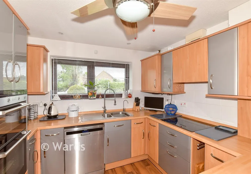 Kitchen - Cornwallis Avenue, Herne Bay, Kent - Wards of Kent