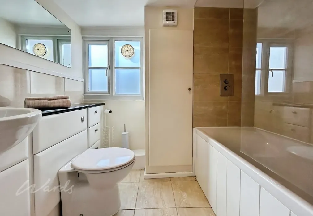 bathroom - Shipbourne Road Tonbridge TN10 - Wards of Kent