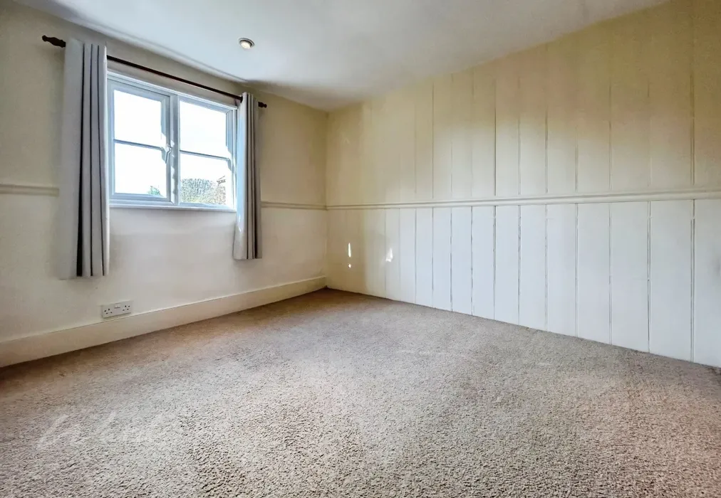 bed 2 - Shipbourne Road Tonbridge TN10 - Wards of Kent