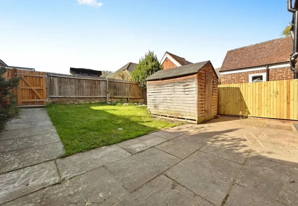 garden - Shipbourne Road Tonbridge TN10 - Wards of Kent