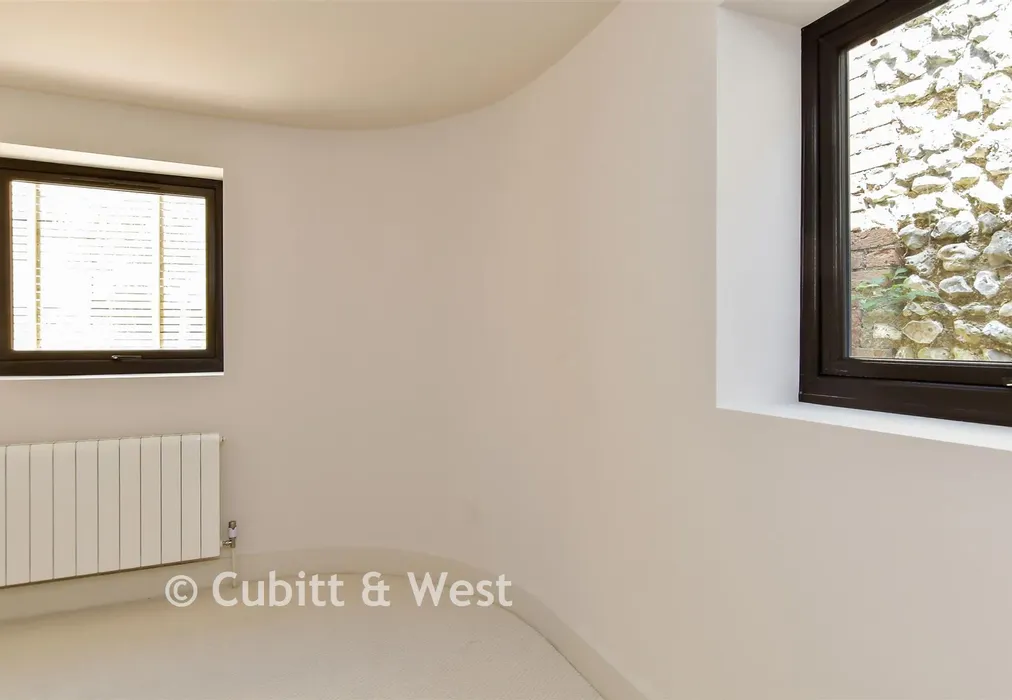 Bedroom 2 - Overhill Drive, Brighton, East Sussex - Wards of Kent