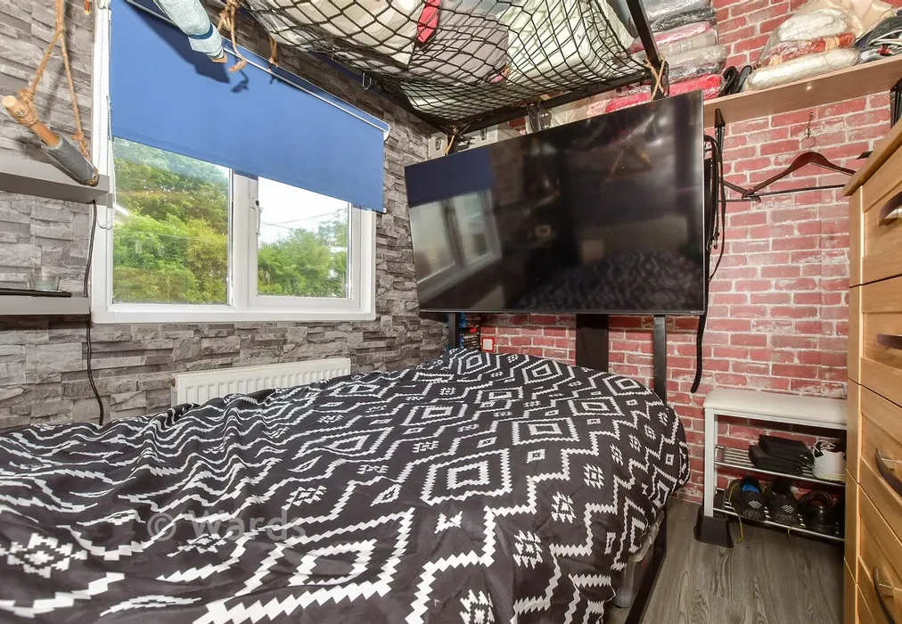 Bedroom 1 - New Dover Road, Capel-Le-Ferne, Kent - Wards of Kent