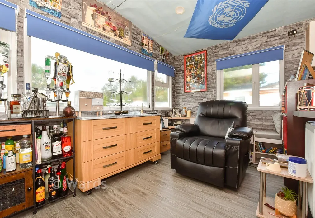 Lounge - New Dover Road, Capel-Le-Ferne, Kent - Wards of Kent