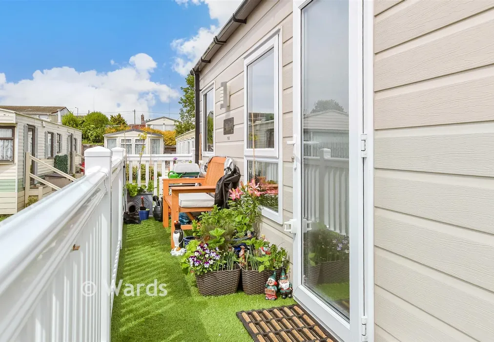 Balcony / Terrace - New Dover Road, Capel-Le-Ferne, Kent - Wards of Kent