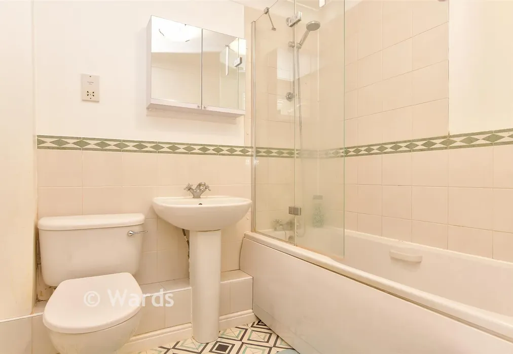 Bathroom - Florin Drive, Rochester, Kent - Wards of Kent