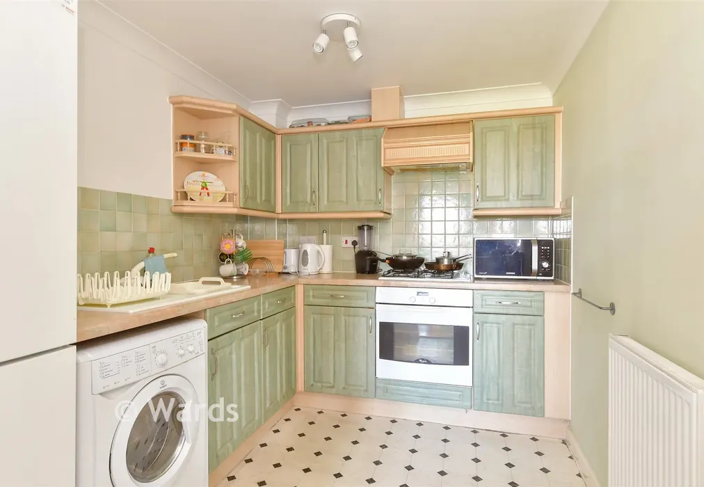 Kitchen - Florin Drive, Rochester, Kent - Wards of Kent
