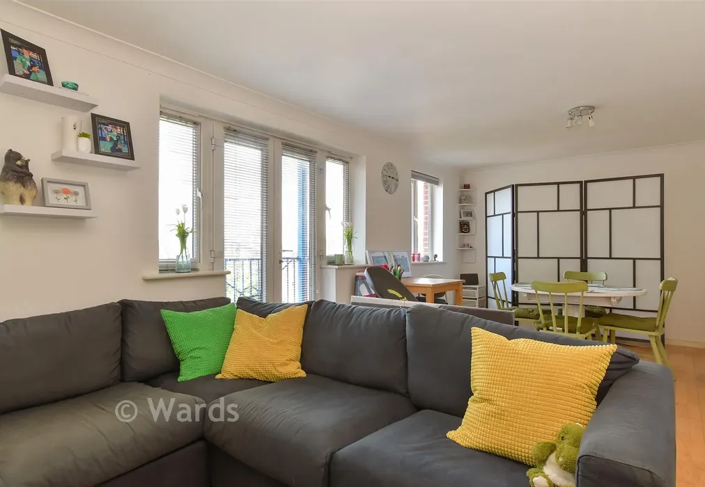 Lounge/Diner - Florin Drive, Rochester, Kent - Wards of Kent