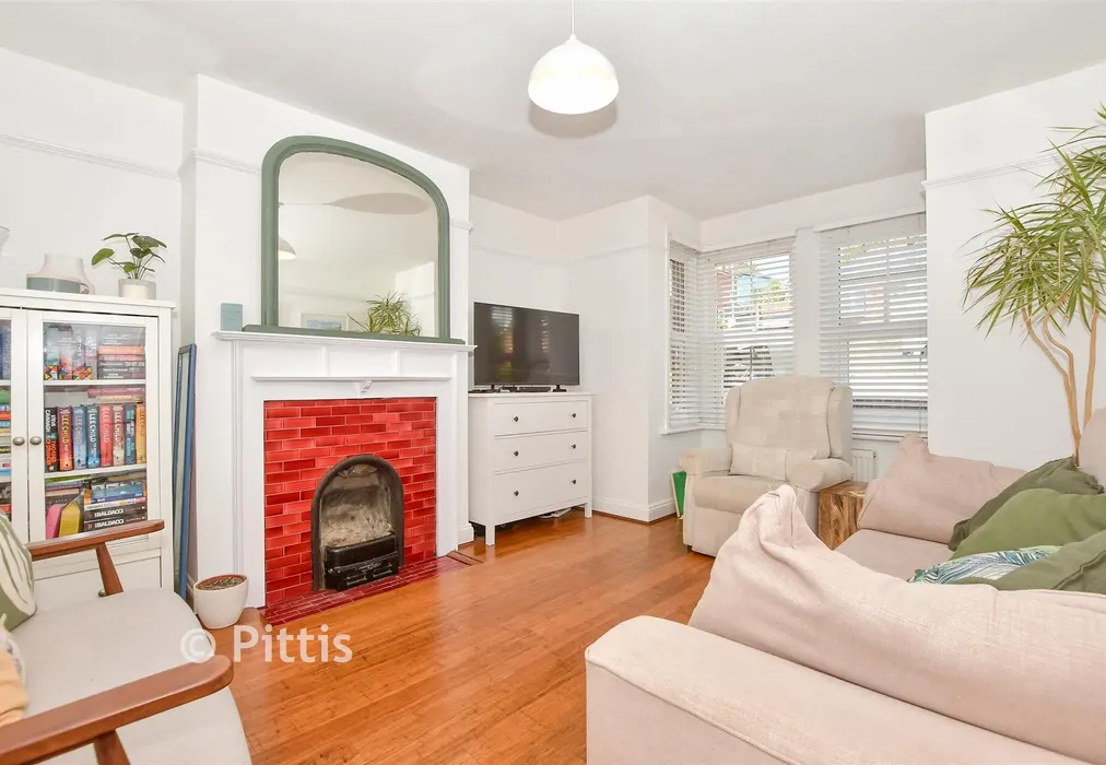 Lounge - Clatterford Road, Newport, Isle of Wight - Wards of Kent