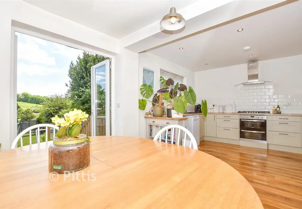 Kitchen/Diner - Clatterford Road, Newport, Isle of Wight - Wards of Kent