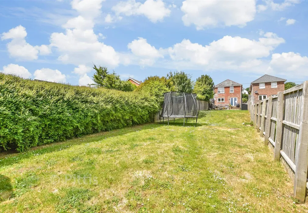 Rear Garden - Clatterford Road, Newport, Isle of Wight - Wards of Kent