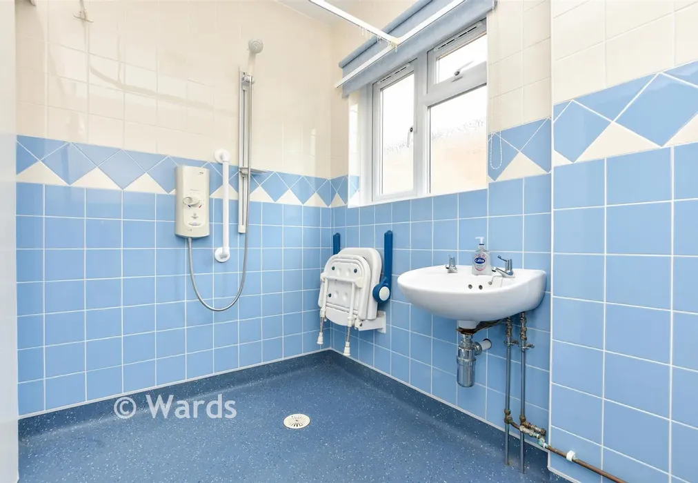 Wet Room - Northdown Park Road, Margate, Kent - Wards of Kent