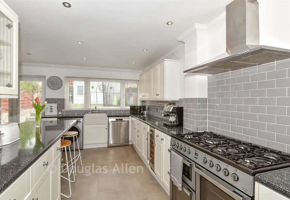 Kitchen/Breakfast Area - Upper Rainham Road, Hornchurch, Essex - Wards of Kent