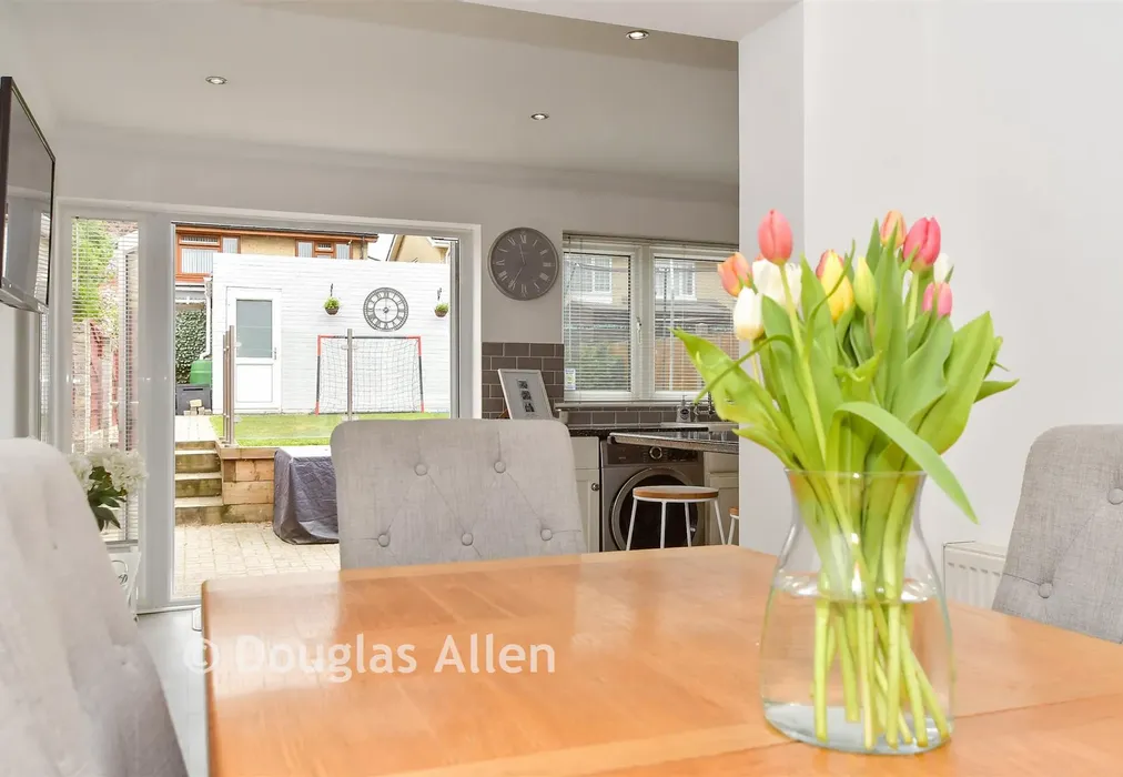 Internal Lifestyle Photograph - Upper Rainham Road, Hornchurch, Essex - Wards of Kent