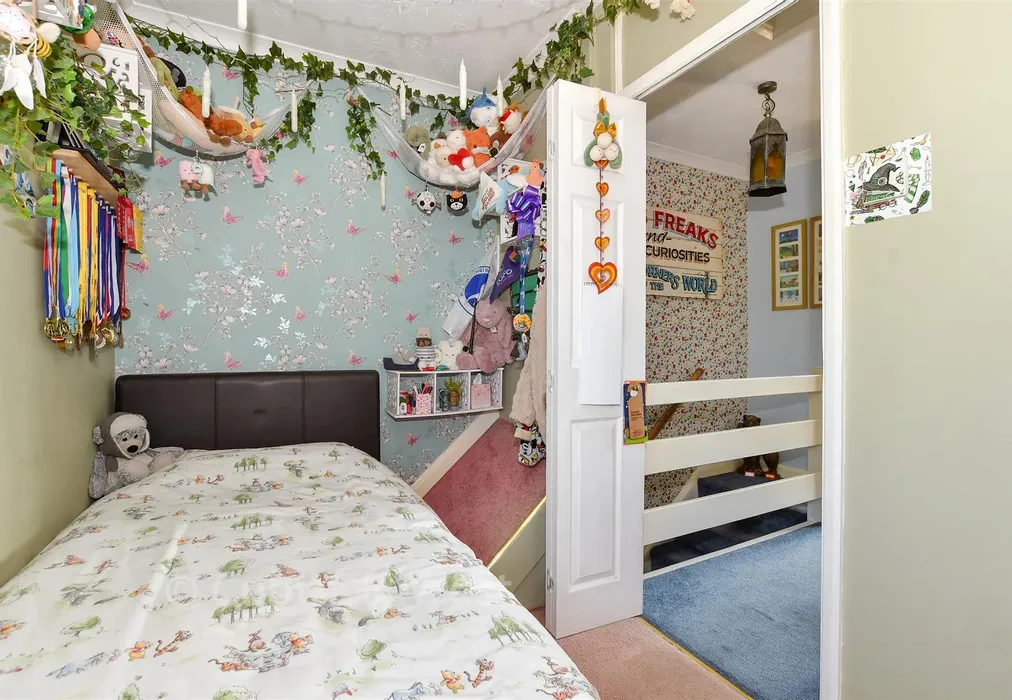Bedroom 2 - Beacon Way, Beaumont Park, West Sussex - Wards of Kent