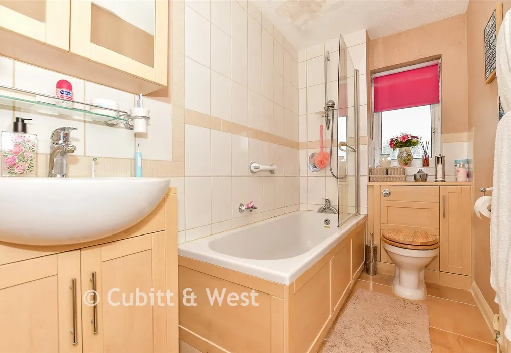 Bathroom - Mill Lane, Crowborough, East Sussex - Wards of Kent