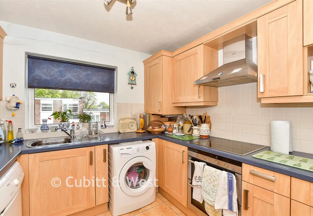 Kitchen - Mill Lane, Crowborough, East Sussex - Wards of Kent