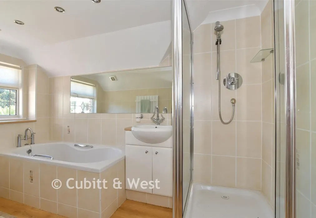 En-Suite Bathroom - West Walberton Lane, Walberton, Arundel, West Sussex - Wards of Kent