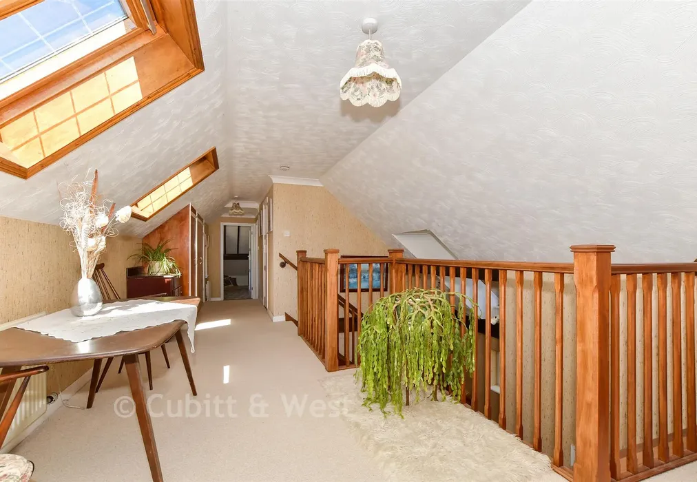 Landing - West Walberton Lane, Walberton, Arundel, West Sussex - Wards of Kent