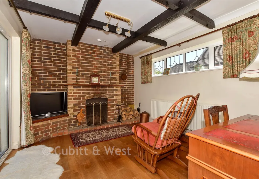 Sitting Room - West Walberton Lane, Walberton, Arundel, West Sussex - Wards of Kent