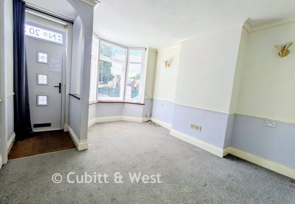 Lounge - Hester Road, Southsea, Hampshire - Wards of Kent